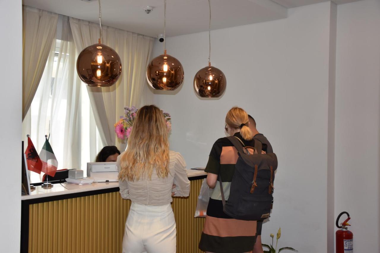 Hotel Ergi'S Драч Екстериор снимка