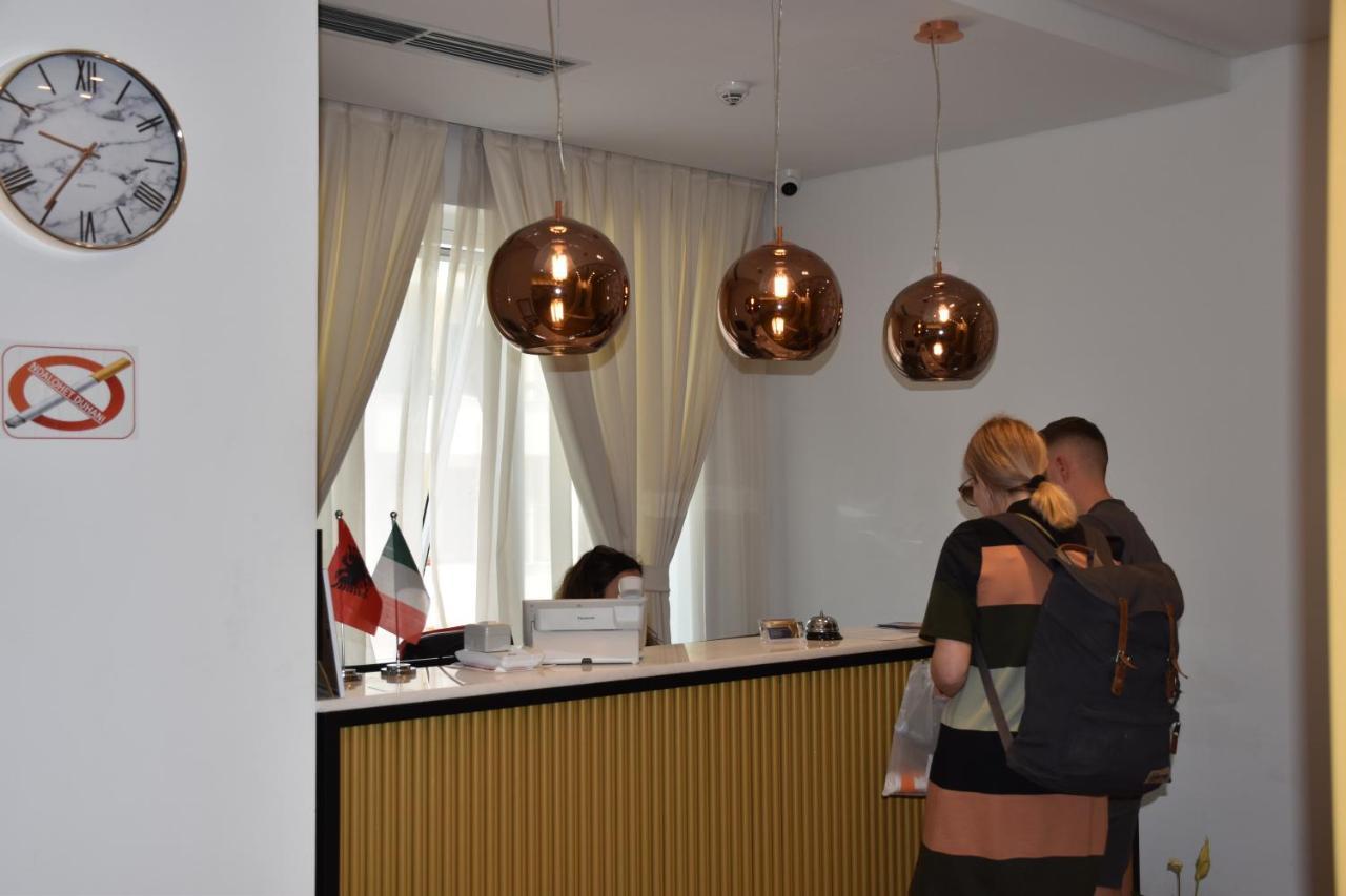 Hotel Ergi'S Драч Екстериор снимка