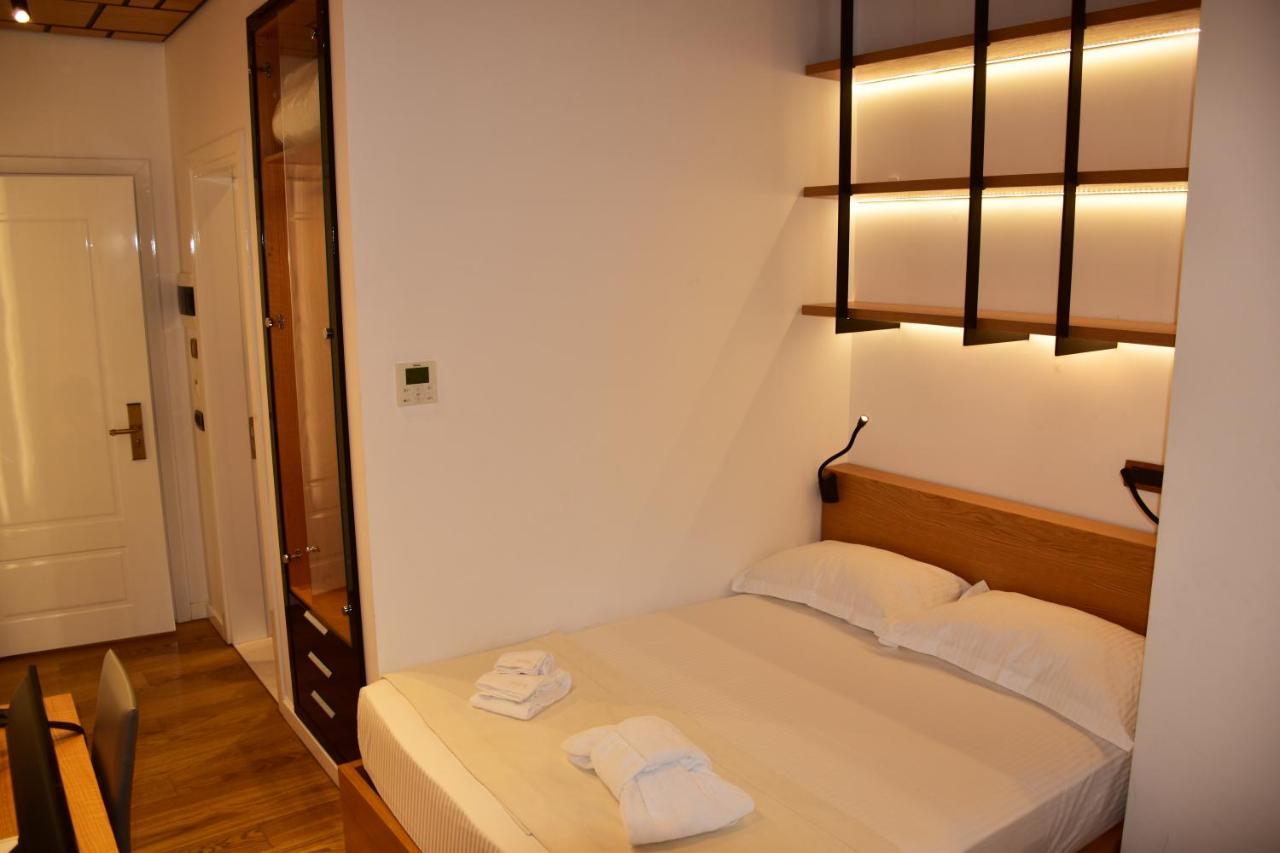 Hotel Ergi'S Драч Екстериор снимка