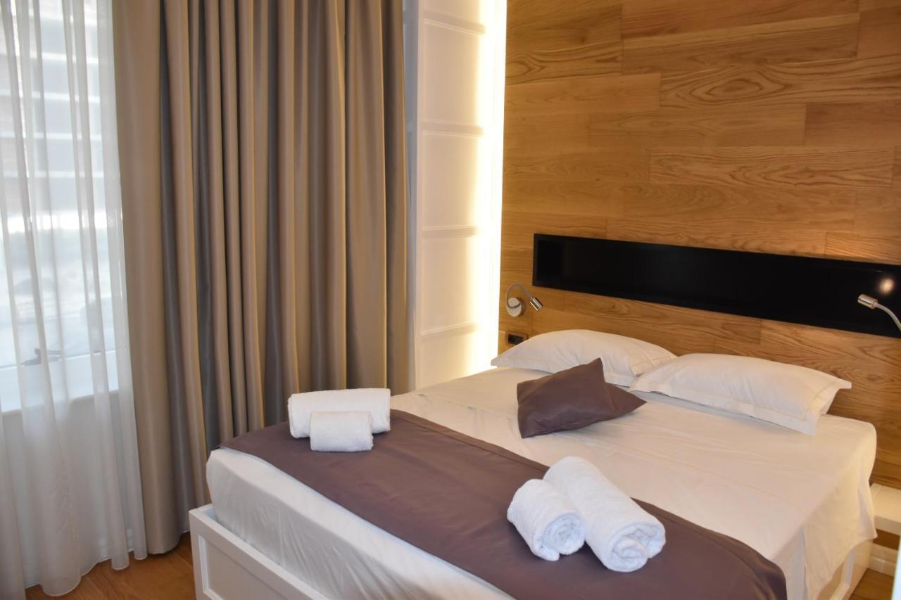 Hotel Ergi'S Драч Екстериор снимка