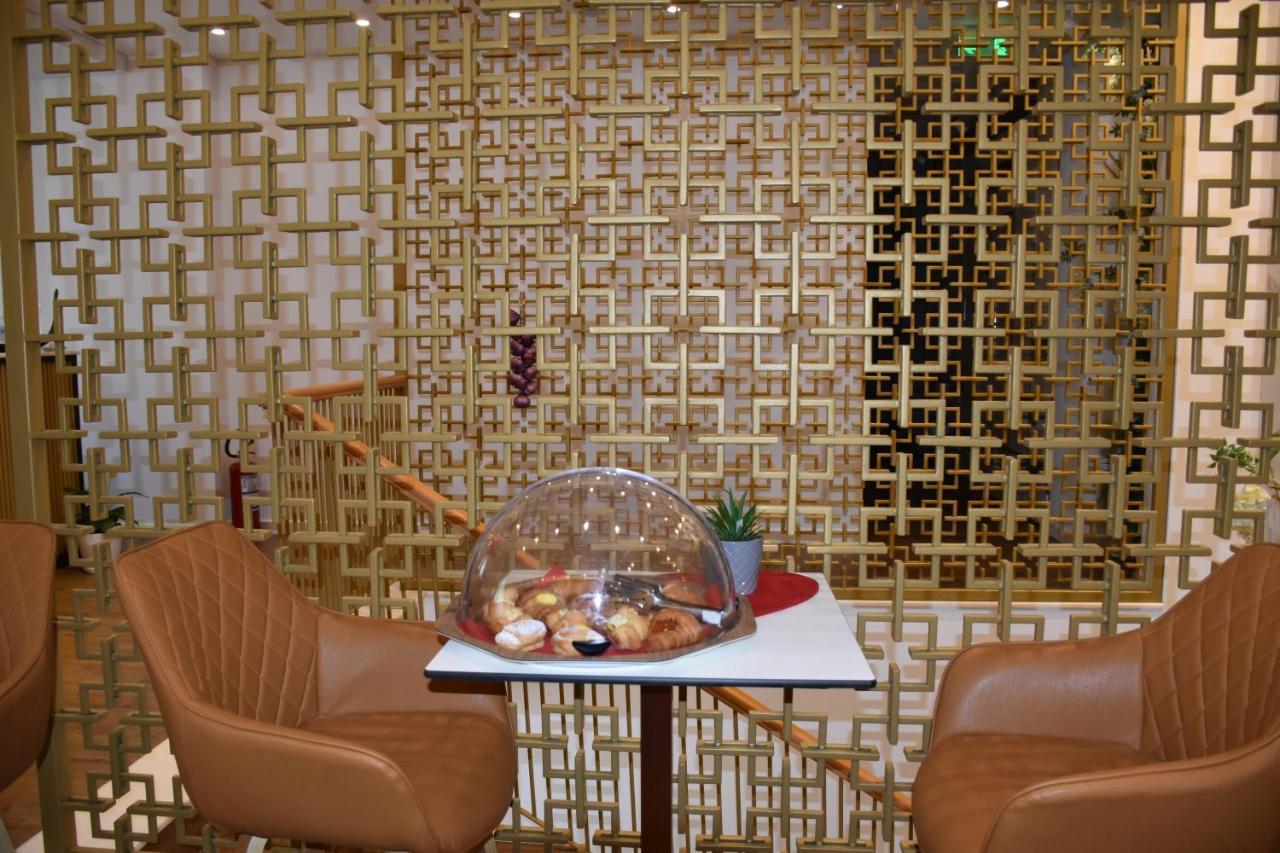 Hotel Ergi'S Драч Екстериор снимка