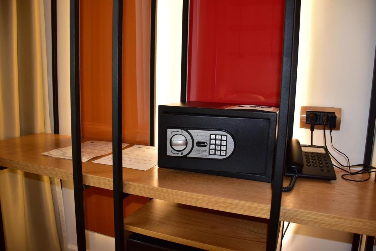 Hotel Ergi'S Драч Екстериор снимка