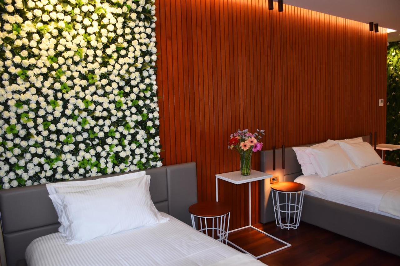 Hotel Ergi'S Драч Екстериор снимка