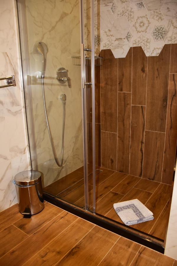 Hotel Ergi'S Драч Екстериор снимка