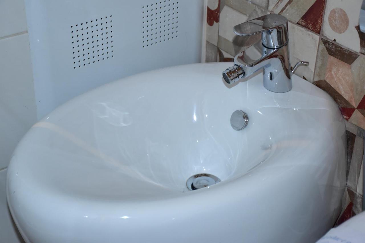Hotel Ergi'S Драч Екстериор снимка