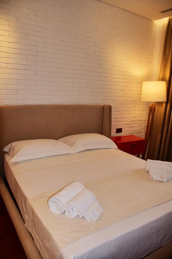 Hotel Ergi'S Драч Екстериор снимка