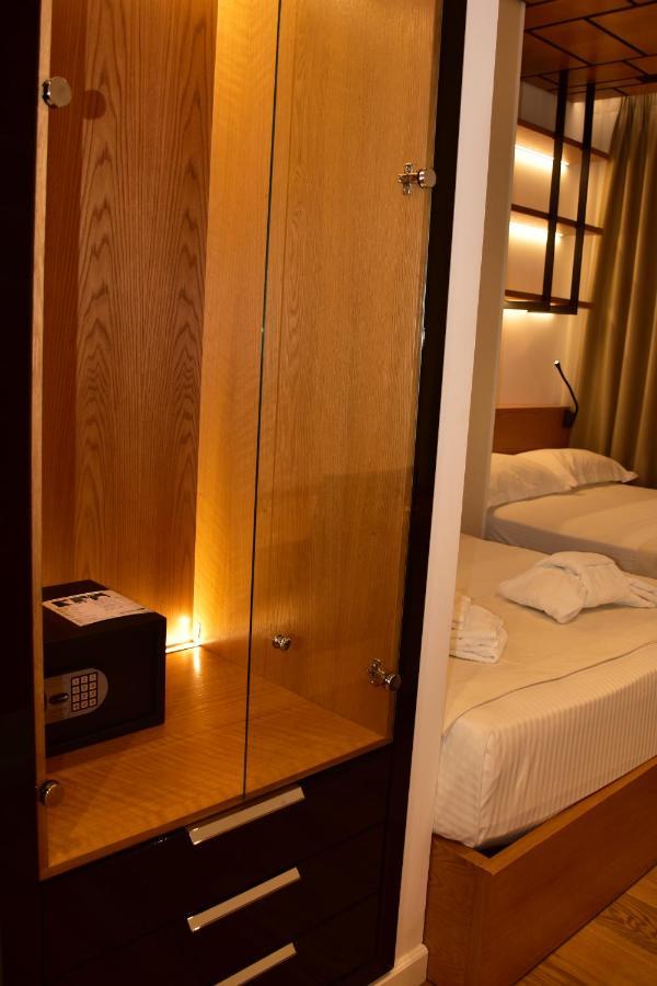 Hotel Ergi'S Драч Екстериор снимка