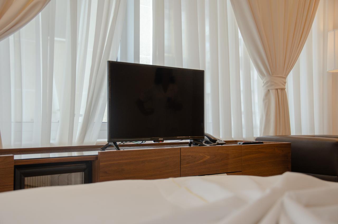 Hotel Ergi'S Драч Екстериор снимка